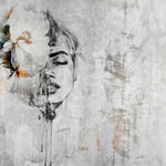 Tapet personalizat watercolor cu figura feminina cu floare in par si accente de portocaliu si albastru pe un fundal gri orange dame