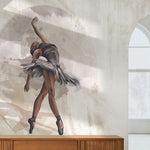 Tapet personalizat fine art cu balerina gratioasa pe un fundal bej luminat si texturat in stil stucco