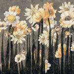 Tapet personalizat floral cu flori de narcisa in tonuri luminoase aducand o senzatie de primavara si puritate daffodil light