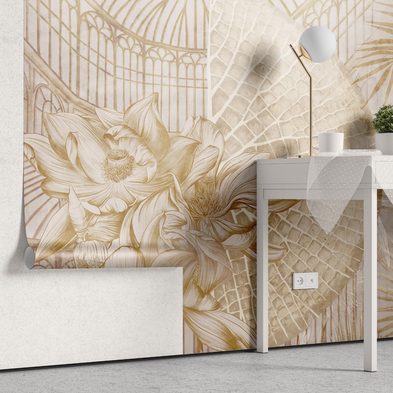 tapet personalizat floral cu flori si frunze tropicale in tonuri aurii evocand un sentiment de oaza exotica si lux golden oasis