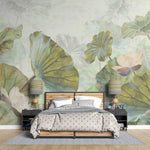 Tapet personalizat leaf cu frunze verde aprins si flori de lotus roz pe un fundal verde deshis menta bright green lotus