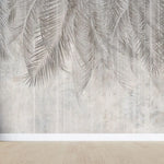 Tapet personalizat leaf cu frunze de palmier in nuante de gri pe un fundal deschis de perete texturat palm grey