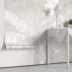 Tapet personalizat leaf cu frunze de bananier albe pe un fundal bej minimalist white banana leaves