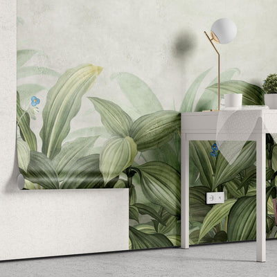 tapet personalizat leaf cu frunze si vegetatie tropicala luxurianta frunze mari verzi si flori delicate pe un fundal deschis ideal pentru o camera luminoasa tropical wide