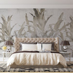 Tapet personalizat leaf cu frunze si arbori de banane stilizati in tonuri de gri si bej pe un fundal alb pentru un design tropical modern si aerisit banana trees