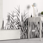 Tapet Personalizat Leaf cu papura neagra pe un fundal alb - BLACK BULRUSH