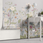 Tapet Zen Oriental cu gradina inflorita in stil chinoiserie cu fundal gri-albastrui - LIGHT BLUE CHINOISERIE