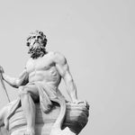 Fototapet Personalizat Victorian cu statuia lui Poseidon in alb negru - POSEIDON