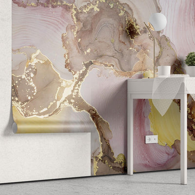 tapet personalizat marble cu un model de marmura cu accente aurii si roz ce ofera un aspect luxuriant si cald golden pink