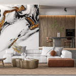 Tapet personalizat marble cu un design fluid de marmura predominant auriu si alb evocand rafinament fluid gold