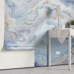 Tapet personalizat marble cu o textura de piatra in tonuri de albastru pal si alb inspirata de ghetari creand o atmosfera senina arctic ii