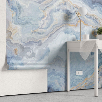 tapet personalizat marble cu o textura de piatra in tonuri de albastru pal si alb inspirata de ghetari creand o atmosfera senina arctic ii