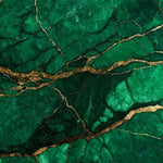 Fototapet personalizat marble cu o marmura in nuante profunde de verde smarald si accente aurii pentru un decor sofisticat emerald marble