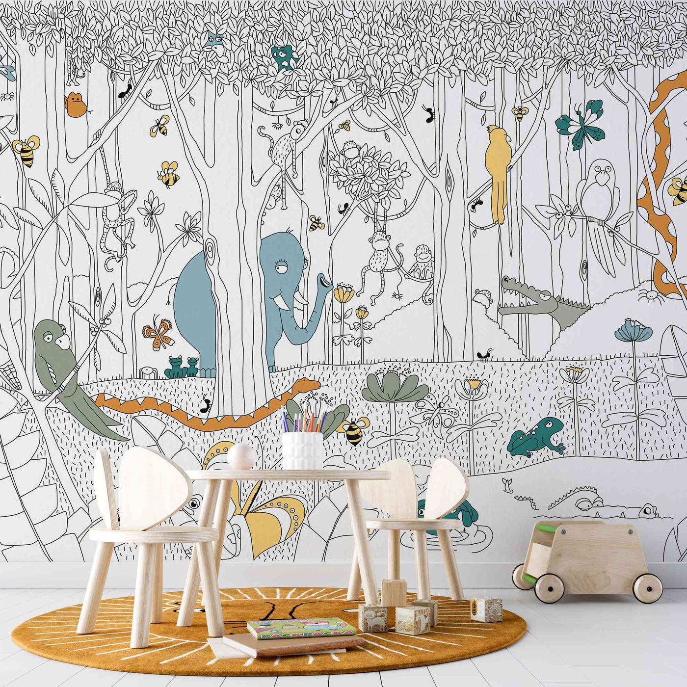 fototapet-personalizat-jungla-amazoniana-pentru-copii-cu-animale-si-copaci-din-jungla-ilustrate-in-creion-de-tip-sketch--to-be-colored