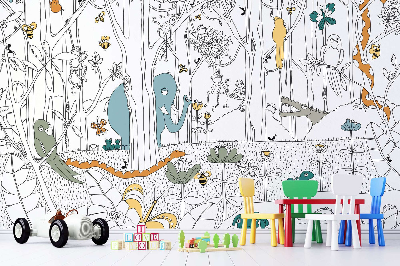 fototapet-personalizat-jungla-amazoniana-pentru-copii-cu-animale-si-copaci-din-jungla-ilustrate-in-creion-de-tip-sketch--to-be-colored