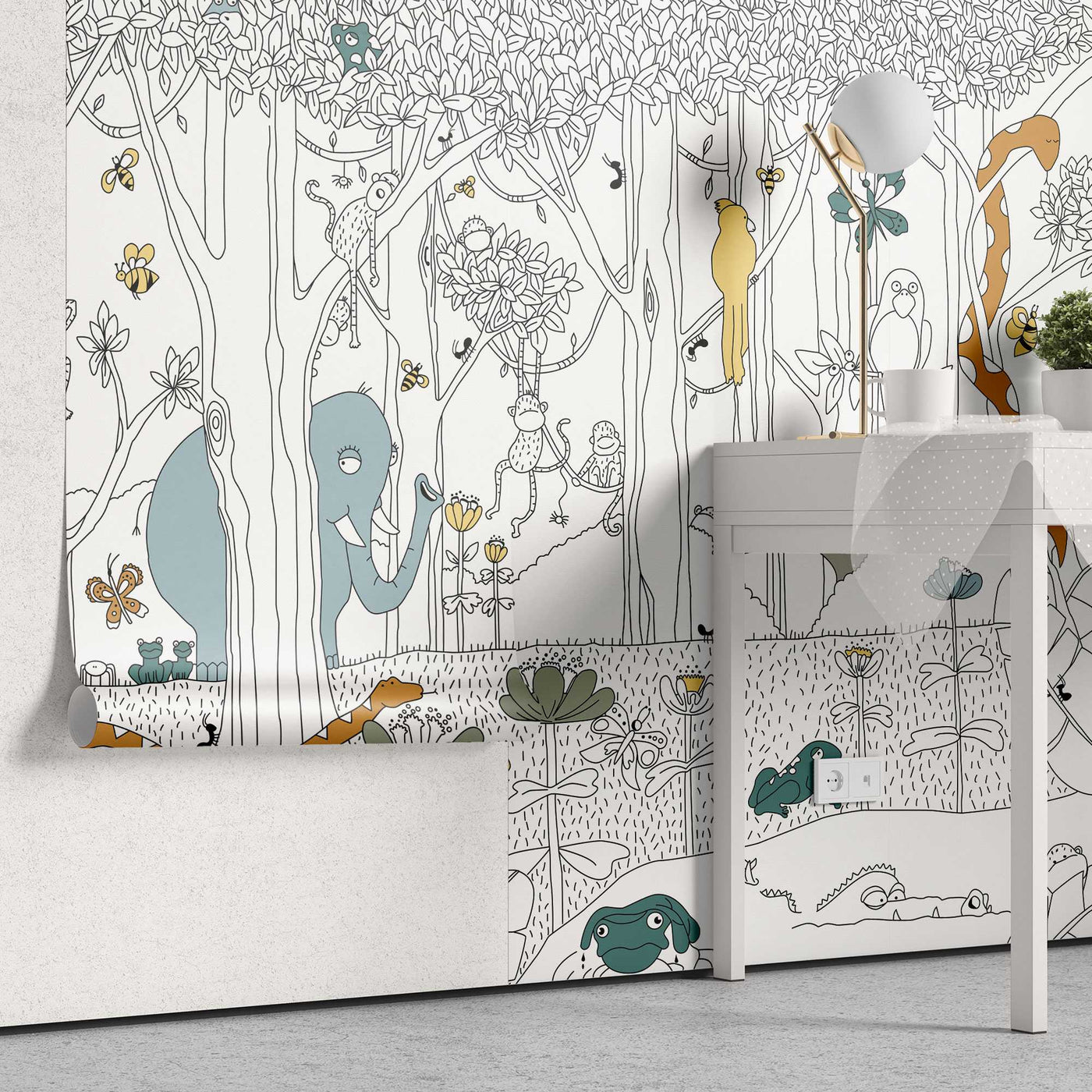 fototapet-personalizat-jungla-amazoniana-pentru-copii-cu-animale-si-copaci-din-jungla-ilustrate-in-creion-de-tip-sketch--to-be-colored