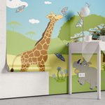 Tapet personalizat lumea animalelor pentru copii cu peisaj natural ilustrat girafe hipopotami maimute si fluturi colorati colorplay