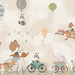 Tapet Personalizat Lumea Animalelor cu animale si vulpea zburatoare pe cerul bej cu baloane  - JOYFUL ANIMALS