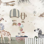Tapet Personalizat Lumea Animalelor cu animale in familie langa gardul alb si baloane si avioane pe cer  - ANIMAL'S FAMILY TIME
