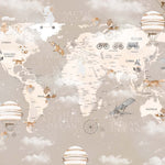 Tapet Personalizat Micii Exploratori cu harta lumii cu animale, baloane cu aer cald si avioane pe un fundal bej cu nori si accente de lumina - TWINKLE CLOUDY MAP