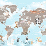 Tapet Personalizat Micii Exploratori cu continente si animalute ilustrate intr-un peisaj de iarna cu munti inzapeziti - BABY ANIMALS WINTER MAP