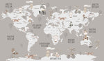Tapet Personalizat Micii Exploratori cu harta lumii si animale calatoare pe un fundal bej - TRAVELING ANIMALS MAP GREJ