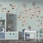 Tapet Personalizat Micii Exploratori cu harta lumii si baloane gri pe un fundal albastru deschis - GREJ BALLOONS MAP