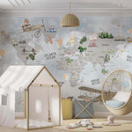 Tapet Personalizat Micii Exploratori cu harta lumii cu vegetatie si avioane pe un fundal albastru deschis - SPARKLE BALLOON MAP