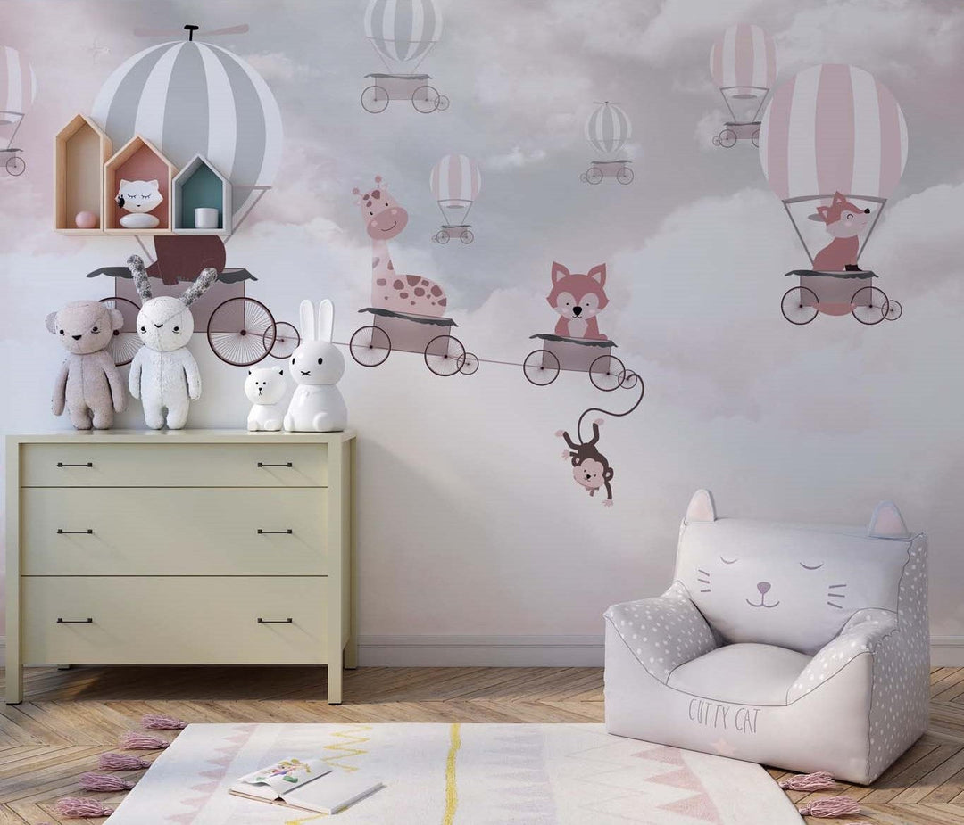 Tapet Personalizat Micii Exploratori cu baloane cu aer cald si animalute printre nori pe cerul roz pudrat - FALLING MONKEY