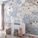 Tapet Personalizat Micii Exploratori cu harta lumii cu animale si avioane pe un fundal albastru inchis - DARK BLUE PLANES MAP