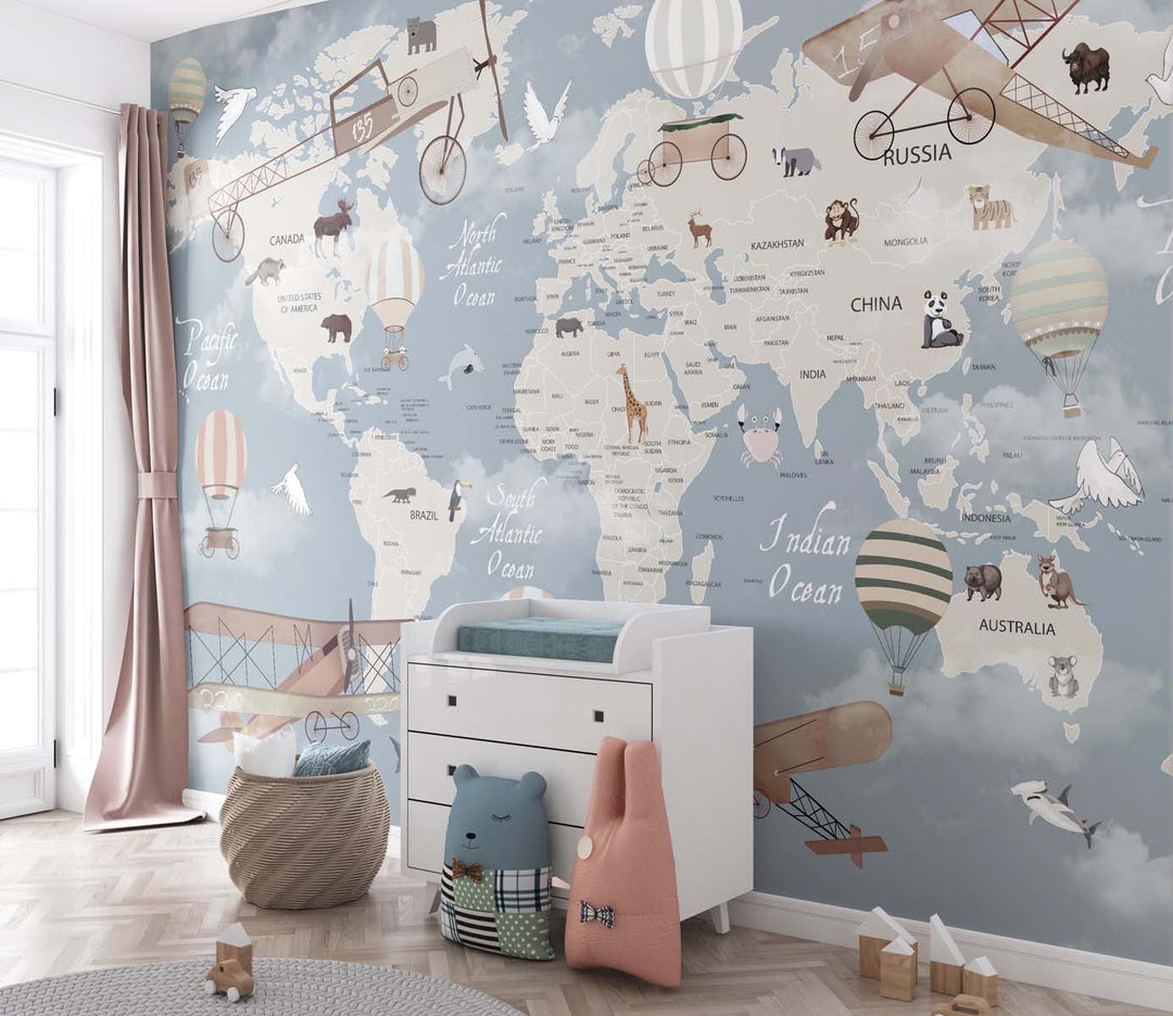 Tapet Personalizat Micii Exploratori cu harta lumii cu animale si avioane pe un fundal albastru inchis - DARK BLUE PLANES MAP