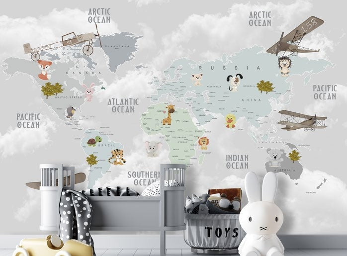 Tapet Personalizat Micii Exploratori cu harta lumii cu animale si avioane pe un fundal gri - GREY CLOUDY MAP