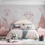 Tapet Personalizat Inspiratie Scandinava pentru Copii cu munti intelati si baloane cu aer cald in nuante de roz - MOUNTAIN STARS