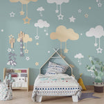 Tapet Personalizat Inspiratie Scandinava pentru Copii cu norisori aurii si stele pe fundal verde - GOLDEN CLOUDS