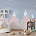 Tapet Personalizat Inspiratie Scandinava pentru Copii cu munti roz, cer albastru, planete si constelatii - PINK STARRY MOUNTAINS