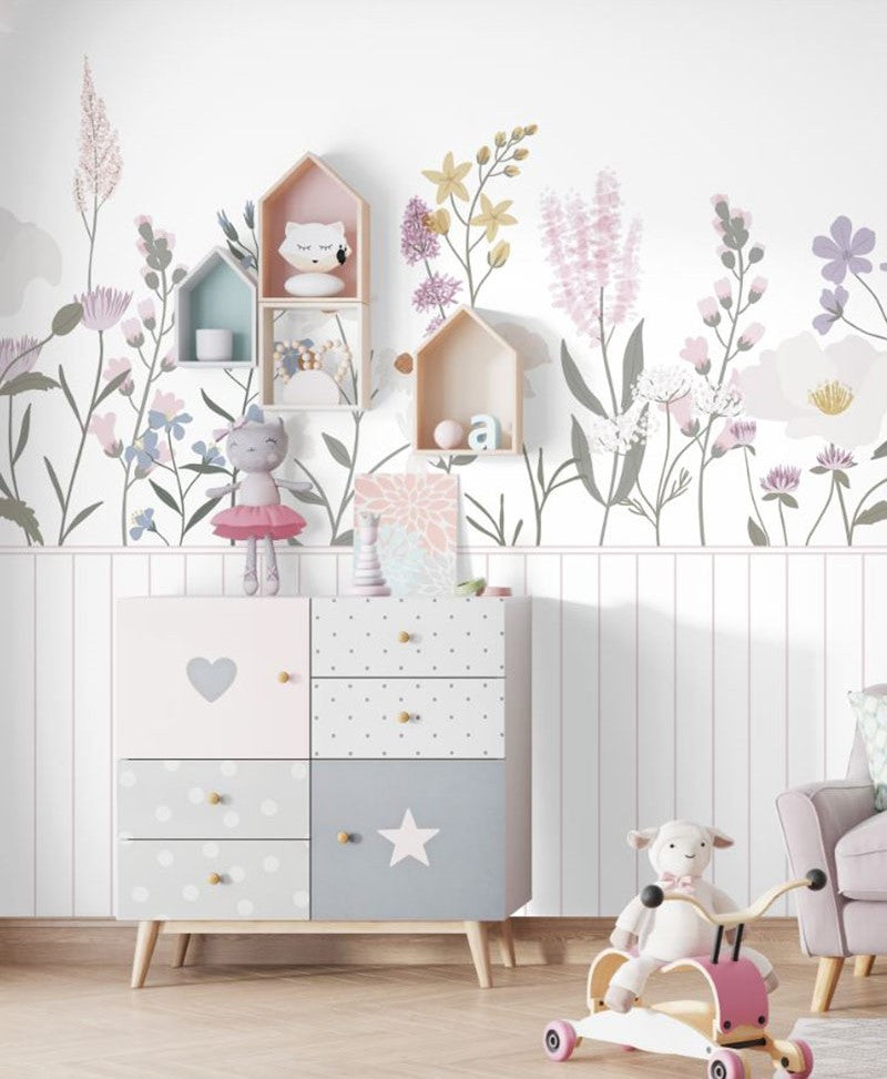 Tapet Personalizat Inspiratie Scandinava pentru Copii cu flori salbatice in nuante de roz si panou alb de lemn - WAINSCOT FLOWERS