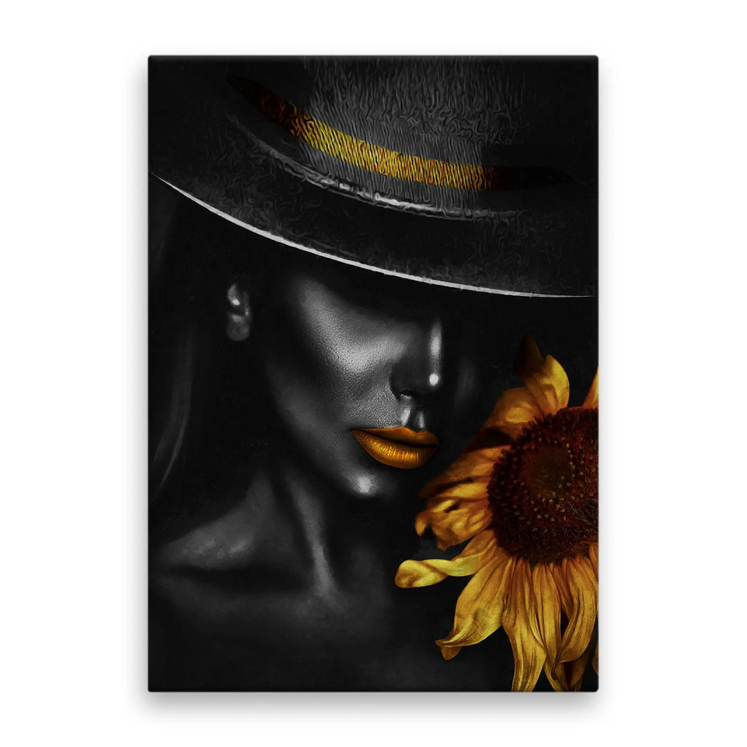 Tablou canvas care ilustreaza o femeie frumoasa cu buze aurii fantastice ce poarta o palarie si o floare de soare ilustrand eleganta si rafinamentul hatted lady