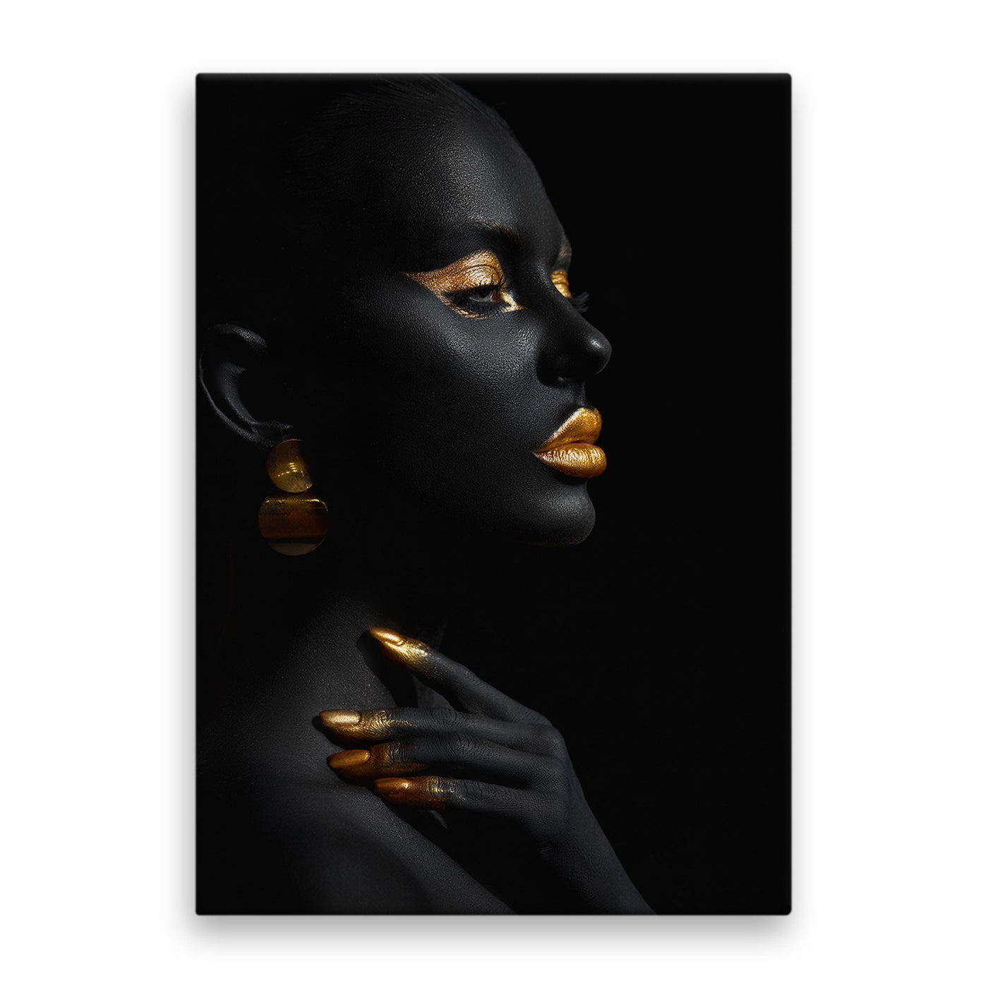 tablou-canvas-ce-iustreaza-o-femeie-afro-accesorizata-cu-bijuteri-aurii-si-machiaj-auriu-beauty-of-black