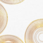 Tapet personalizat fine art cu cercuri aurii texturate pe un fundal alb sand circles