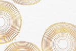 Tapet personalizat fine art cu cercuri aurii texturate pe un fundal alb sand circles