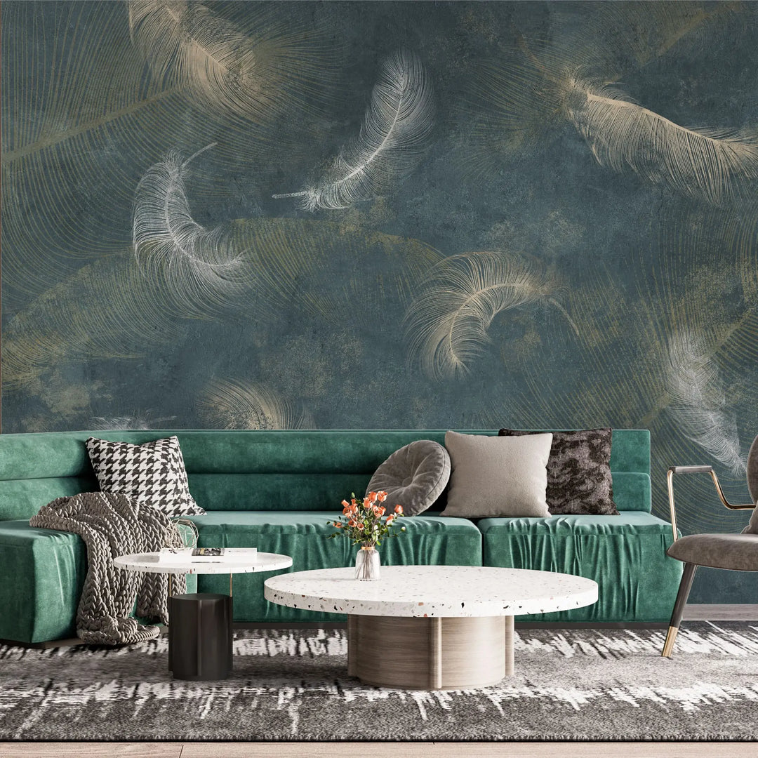 Tapet personalizat fine art cu pene subtiri aurii si argintii pe un fundal inchis slim feathers