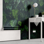 Tapet personalizat forest cu frunze verzi intr un fundal intunecat tropical dark
