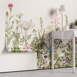 Tapet personalizat floral cu floarea soarelui si flori albastre salbatice de nu ma uita pe un fundal alb texturat wild flowers