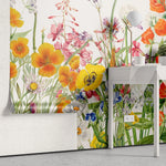 Tapet personalizat floral cu flori in culori vivide pe un fundal alb vivid field flowers