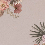 Tapet personalizat floral cu un pastel de flori pe fundal bej inchis pastel flower wall