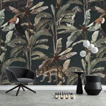 Tapet tropical personalizat cu frunze tropicale de bananier si animale tropicale – papagalul toco toucan sau tucanul urias leopard si zebre pe un fundal inchis dark tropical fauna