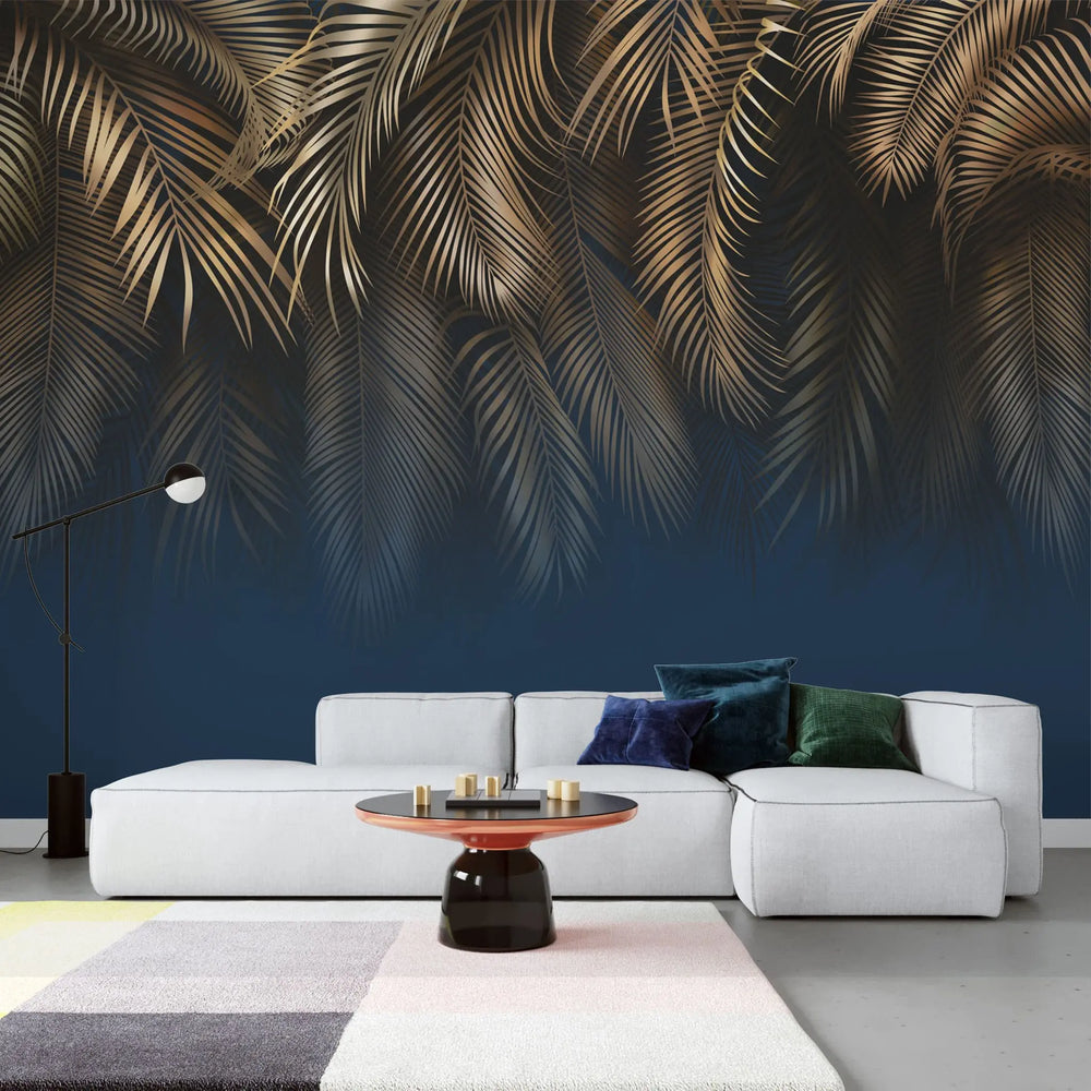 Tapet tropical personalizat cu ramuri de palmier quito aurii pe fundal bleumarin golden burrawong