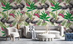 Tapet personalizat tropical cu fluturi si pasari roz printre frunze verzi tropicale pe un fundal deschis pink butterlflies