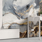 Tapet personalizat marble cu marmura in nuante fumurii cu accente aurii pouring glitter